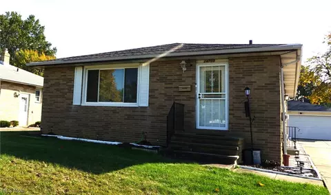 24700 Russell Ave, Euclid, OH 44123