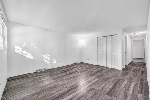 560 Baldwin Ave, Elyria, OH 44035 photo 9