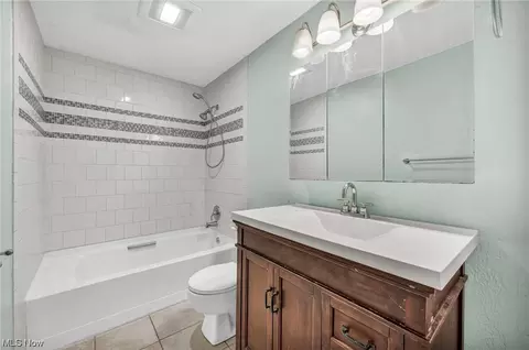 560 Baldwin Ave, Elyria, OH 44035 photo 19