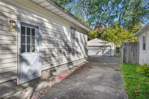 560 Baldwin Ave, Elyria, OH 44035 photo 31