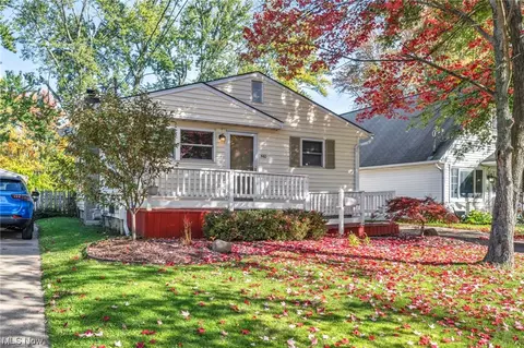 560 Baldwin Ave, Elyria, OH 44035 photo 3