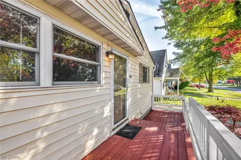560 Baldwin Ave, Elyria, OH 44035 photo 8