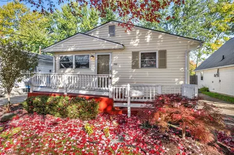560 Baldwin Ave, Elyria, OH 44035