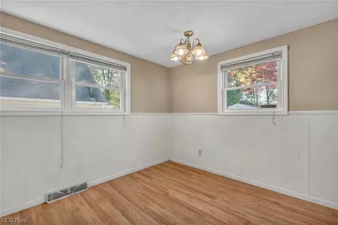 560 Baldwin Ave, Elyria, OH 44035 photo 13