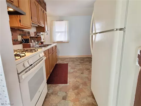 357 Abbe Rd N, Elyria, OH 44035 photo 7