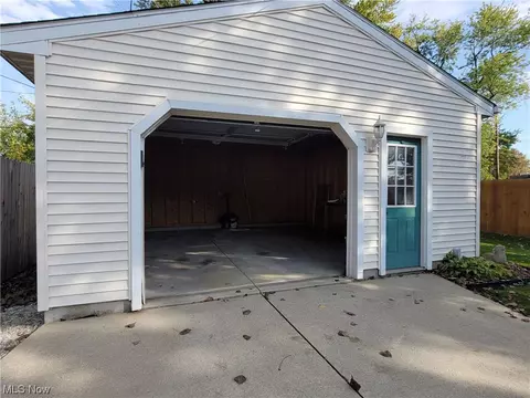 357 Abbe Rd N, Elyria, OH 44035 photo 22