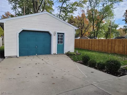 357 Abbe Rd N, Elyria, OH 44035 photo 21