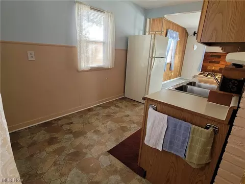 357 Abbe Rd N, Elyria, OH 44035 photo 6
