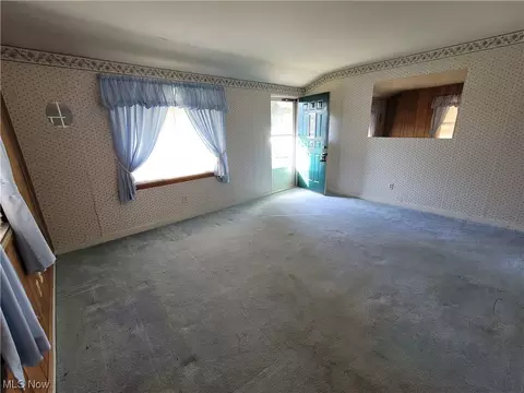 357 Abbe Rd N, Elyria, OH 44035 photo 2