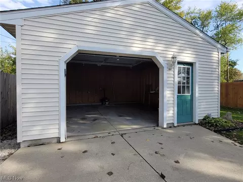 357 Abbe Rd N, Elyria, OH 44035 photo 22