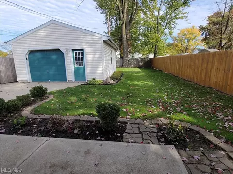 357 Abbe Rd N, Elyria, OH 44035 photo 18
