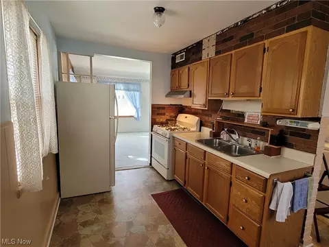 357 Abbe Rd N, Elyria, OH 44035 photo 5