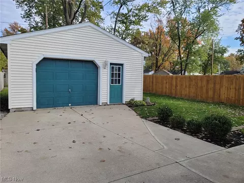 357 Abbe Rd N, Elyria, OH 44035 photo 21