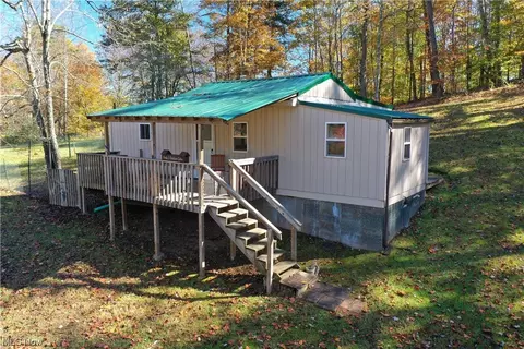 1230 Wright Rd, Grantsville, WV 26147