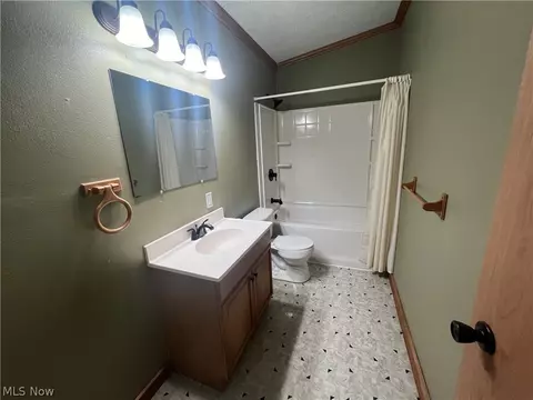 Bath - 5476 Rutledge St, Dennison, OH 44621 photo 1 of 3