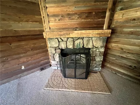 Living - 5476 Rutledge St, Dennison, OH 44621 photo 2 of 3