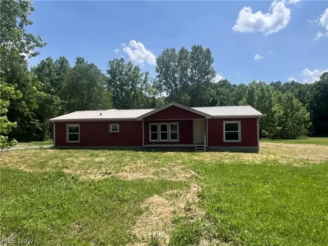 Exterior - 5476 Rutledge St, Dennison, OH 44621 photo 6 of 6