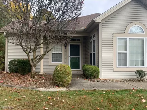5645 Clingan Rd #4D, Struthers, OH 44471