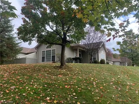 5645 Clingan Rd #4D, Struthers, OH 44471 photo 2
