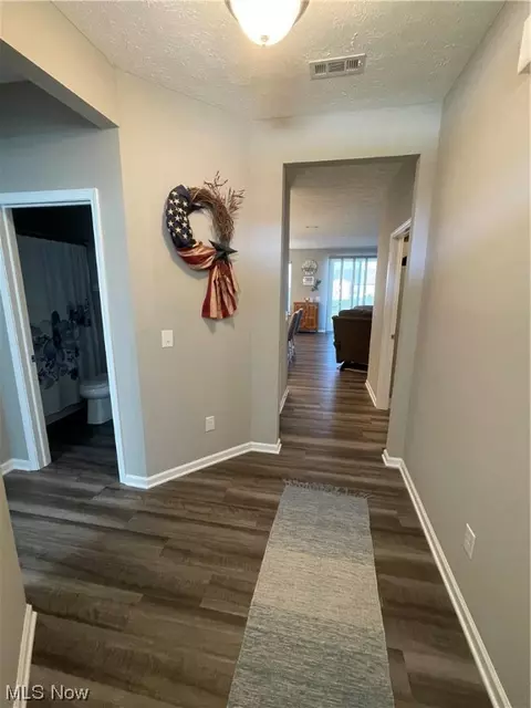 824 Cedar Crest Dr, Elyria, OH 44035 photo 2