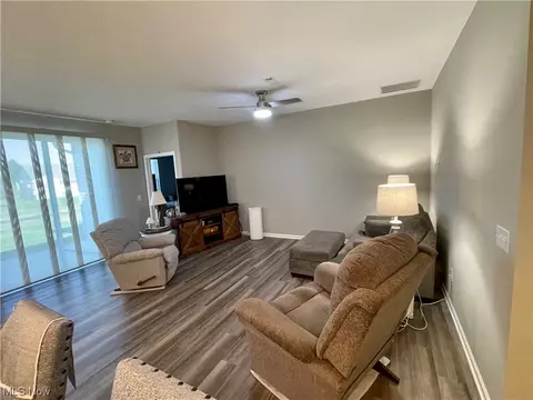 824 Cedar Crest Dr, Elyria, OH 44035 photo 8