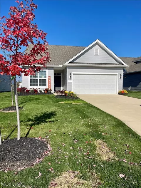 824 Cedar Crest Dr, Elyria, OH 44035