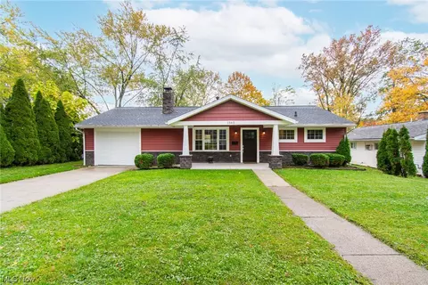 1565 Merle Rd, Salem, OH 44460