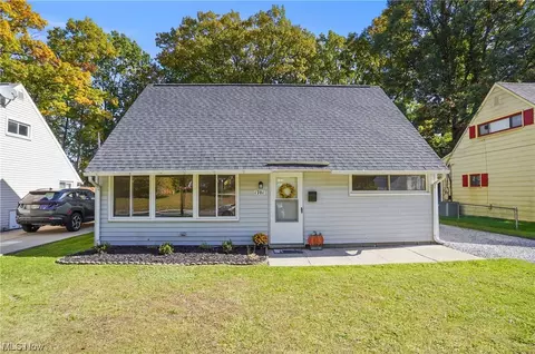1701 Hanover St, Cuyahoga Falls, OH 44221