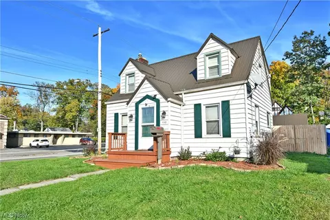 450 Kenilworth Ave NE, Warren, OH 44483