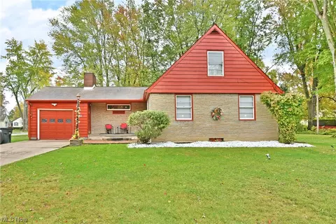 2146 Monticello Ave NW, Warren, OH 44485