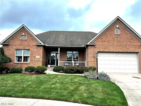 3002 Villa Glen Cir NW, Canton, OH 44708