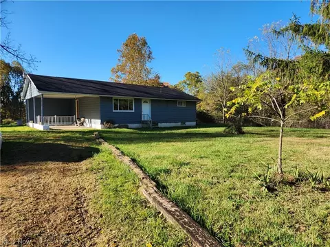 22481 Brister Rd, Coolville, OH 45723