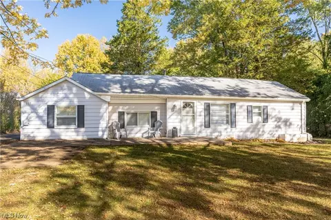 337 Yager Rd, New Franklin, OH 44216