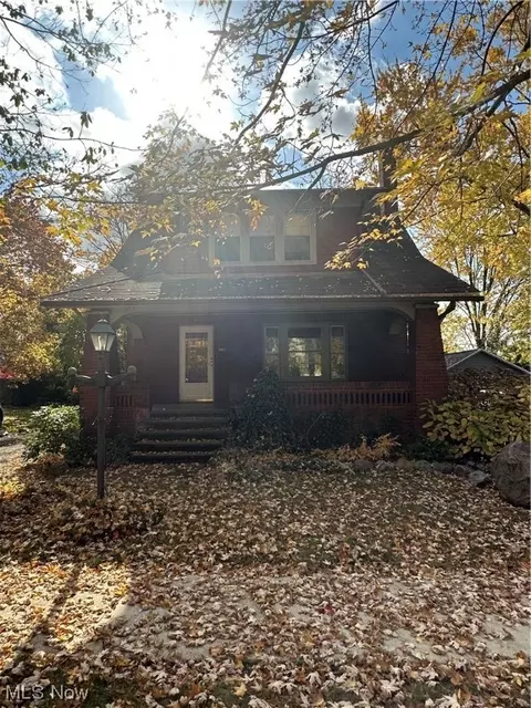 10 Washington St, Seville, OH 44273