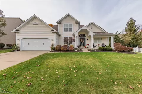 3042 Ravineview Cir, Stow, OH 44224
