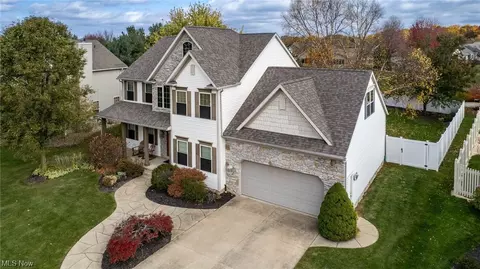 859 Thornwood Dr, Barberton, OH 44203