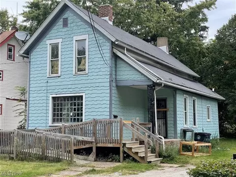 545 East Ave, Akron, OH 44320