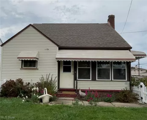 703 Bellflower Ave SW, Canton, OH 44710