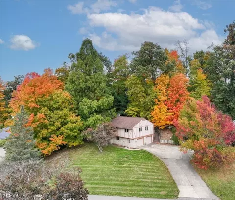 4901 Parkwood Dr, Millersburg, OH 44654