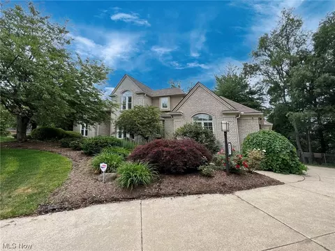 6621 Knightsbridge Ave NW, Canton, OH 44718