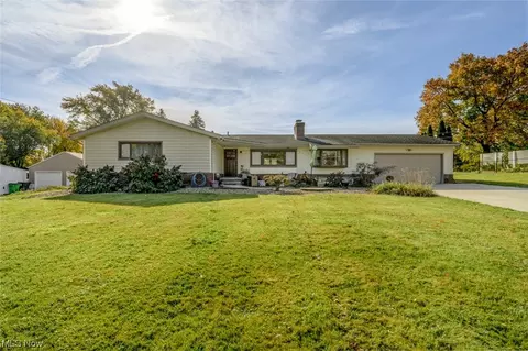 750 Norton Dr, Tallmadge, OH 44278