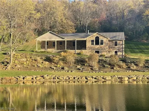 28856 Beam Rd, Glenmont, OH 44628