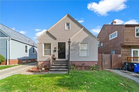 4627 Fulton Rd, Cleveland, OH 44144