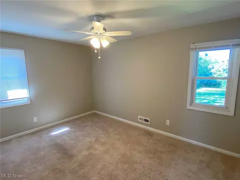 1830 Eldon Dr, Wickliffe, OH 44092 photo 12