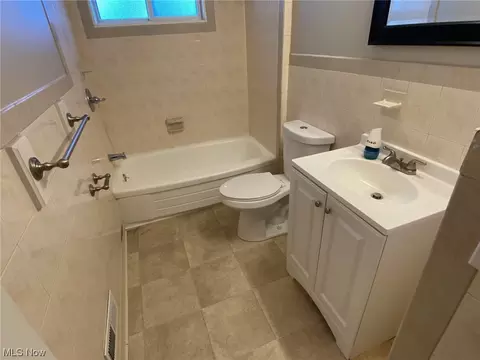 1830 Eldon Dr, Wickliffe, OH 44092 photo 11