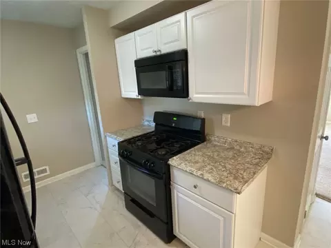 1830 Eldon Dr, Wickliffe, OH 44092 photo 10