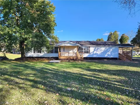 1000 Serena Dr, Coshocton, OH 43812