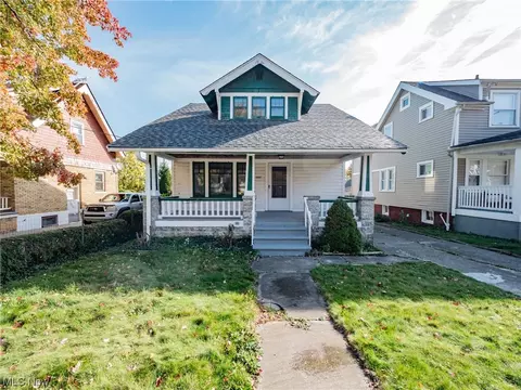 4447 W 53rd St, Cleveland, OH 44144