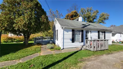 6948 State Route 150, Dillonvale, OH 43917