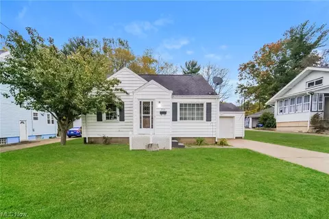 713 Milburn Rd NE, Massillon, OH 44646